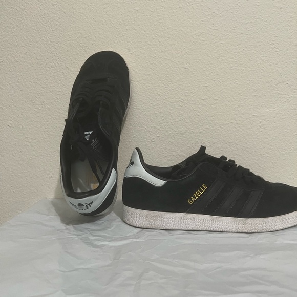 Adidas Women’s Black Classic Sneakers-size 6 - Picture 4 of 6